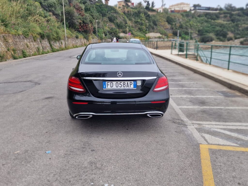 Taxi per giri turistici a Cefalú